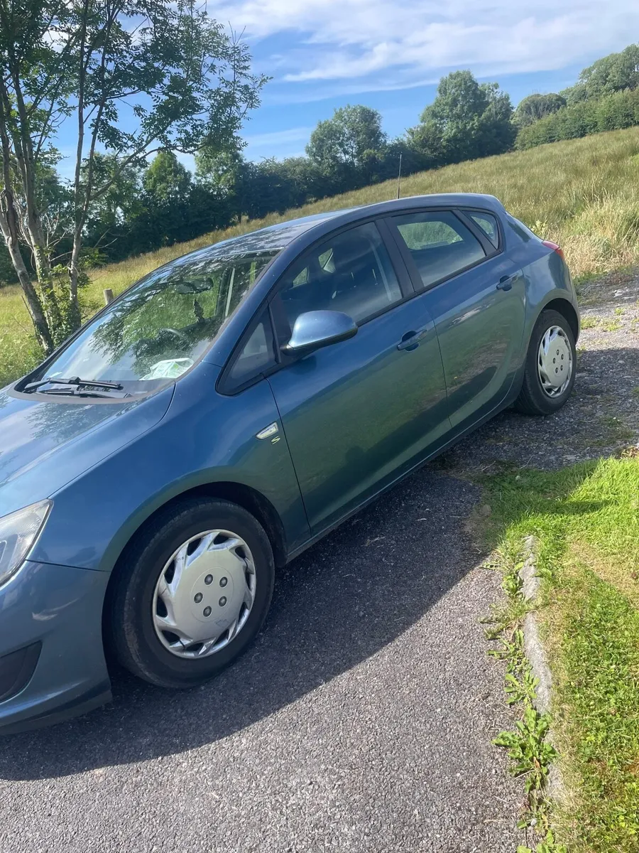 Opel Astra 2013 - Image 3