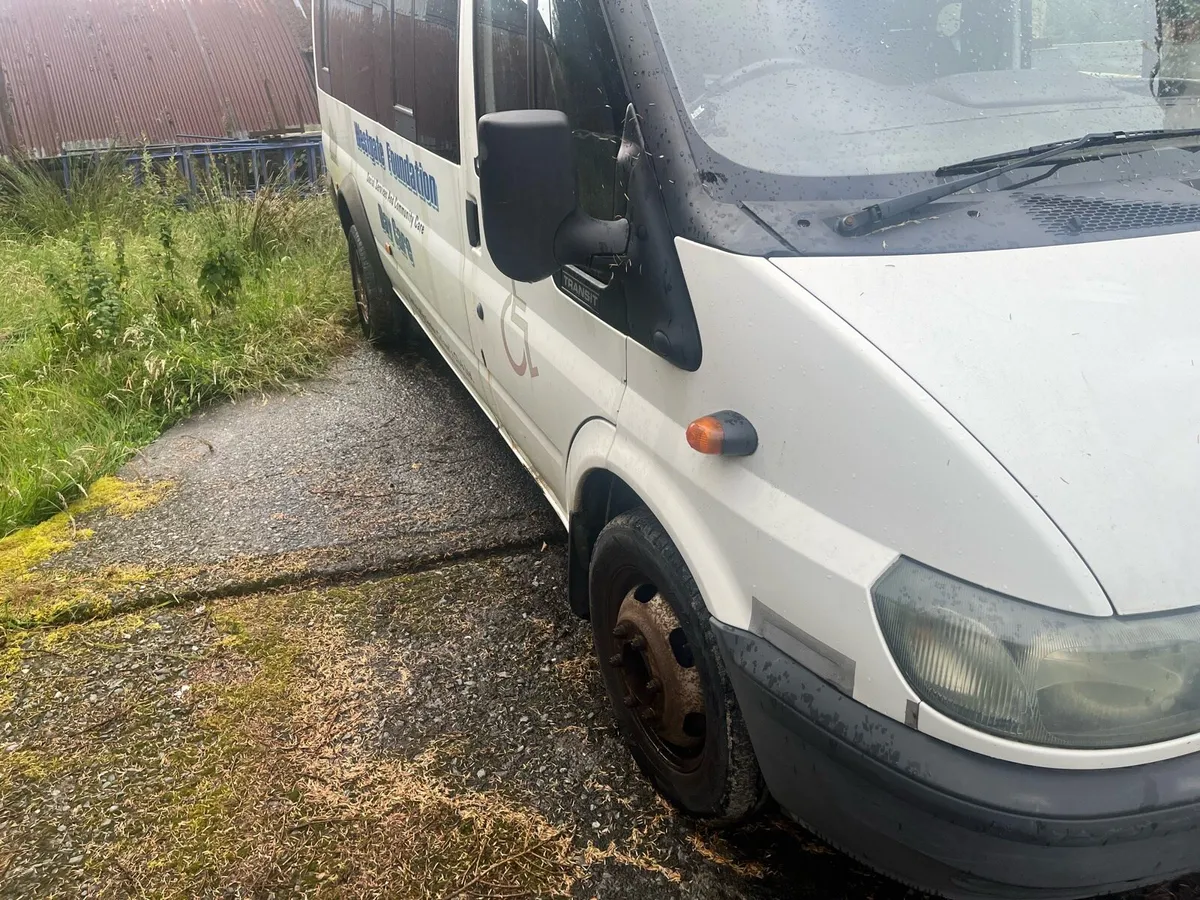 Ford Transit Bus - Image 3