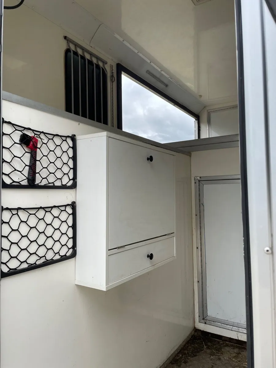 3.5T Regent Duo Horse box - Image 3