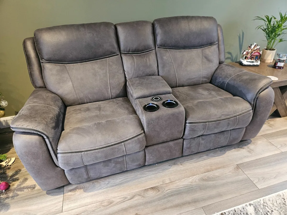 Phoenix 2 sitter recliner brand new - Image 1