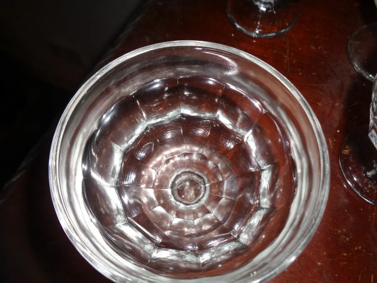 Vintage Stemmed Glass Sundae Bowls x 6 for Sale - Image 2