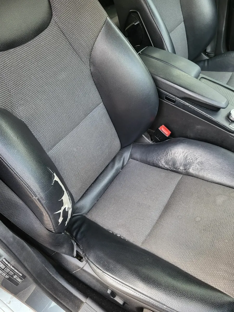 Mercedes-Benz C-Class 2011 - Image 3