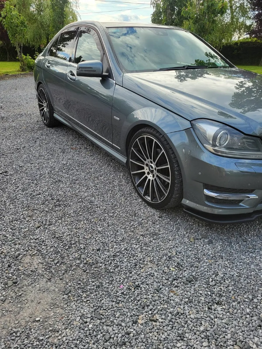 Mercedes-Benz C-Class 2011 - Image 4