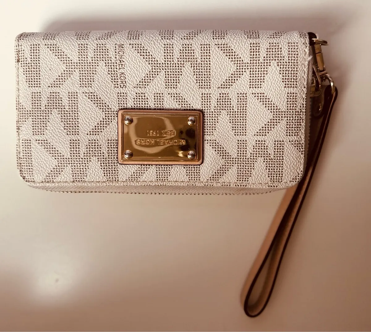 Michael Kors classic Monogram wallet - Image 1