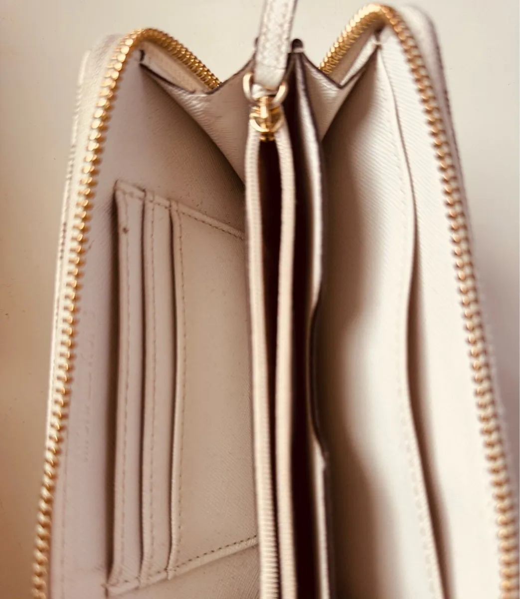 Michael Kors classic Monogram wallet - Image 4