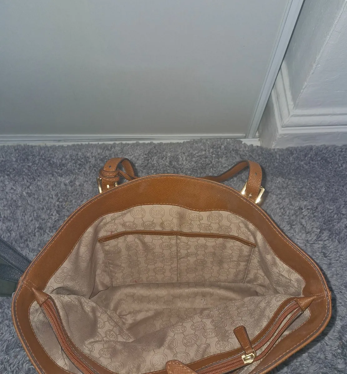 Michael kors bag - Image 1