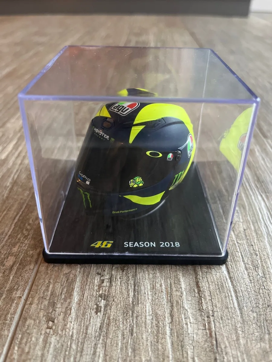 A model of a helmet - Image 1