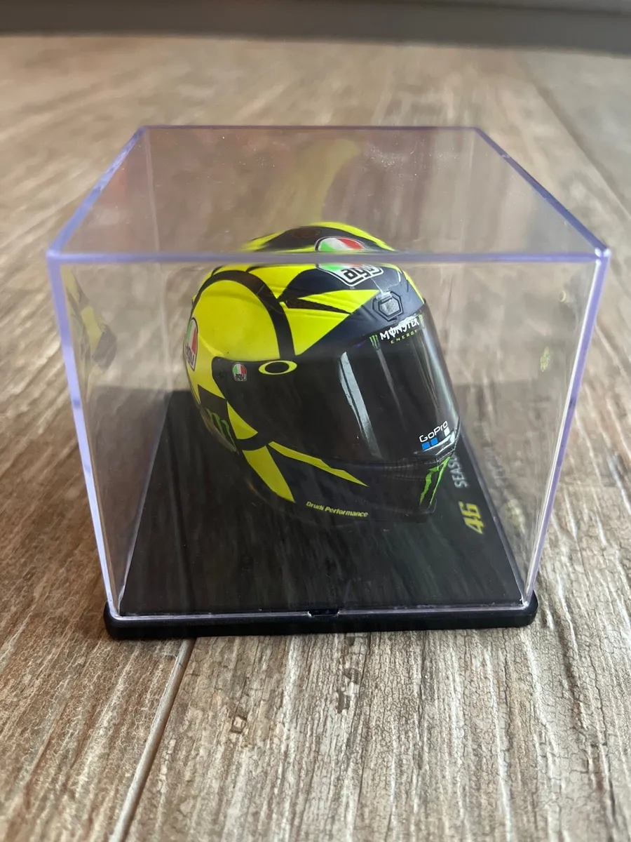 A model of a helmet - Image 2