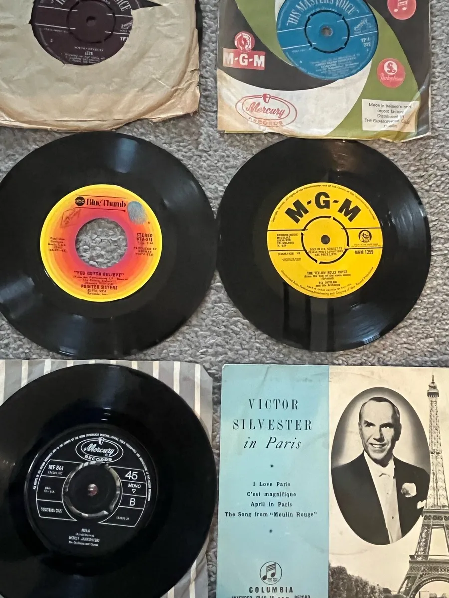 Vintage 45 speed records - Image 3