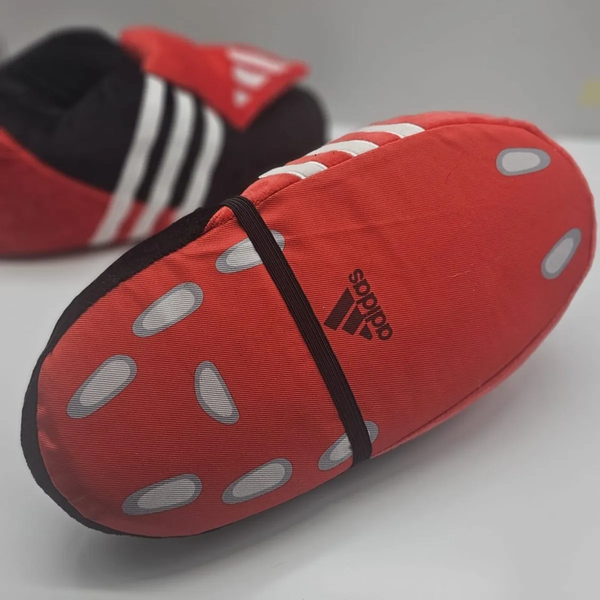 Retro Predator Mania Slipppers 😍 - Image 2