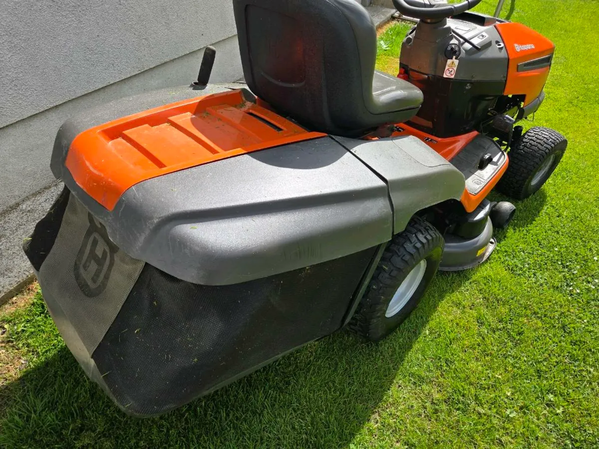 Husquvana lawnmower for sale - Image 3