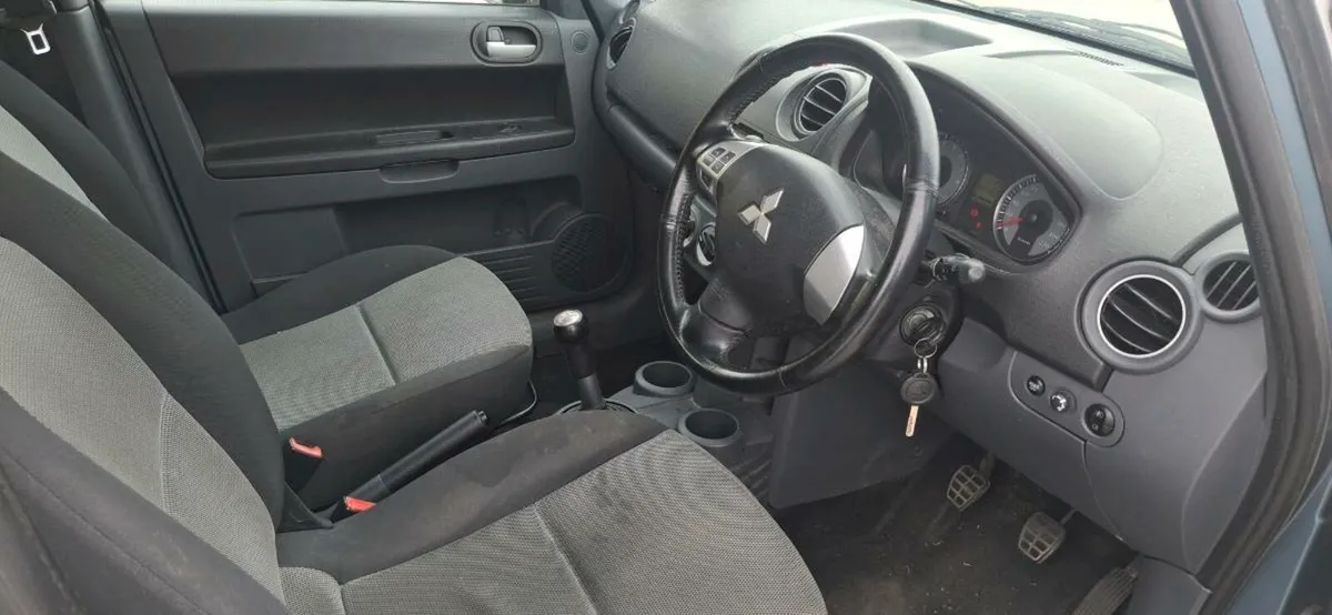 Mitsubishi  colt - Image 2