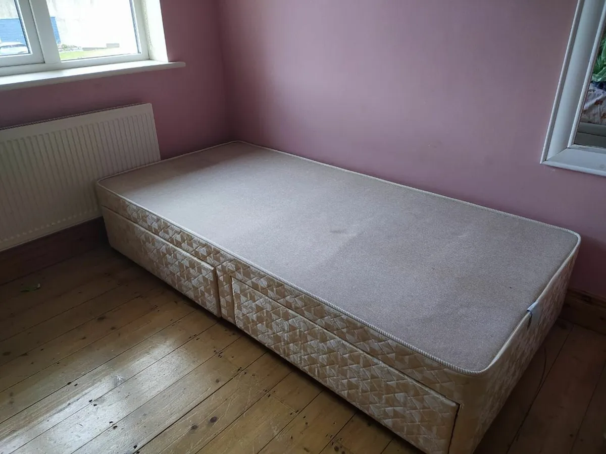 Single bedframe - Image 2