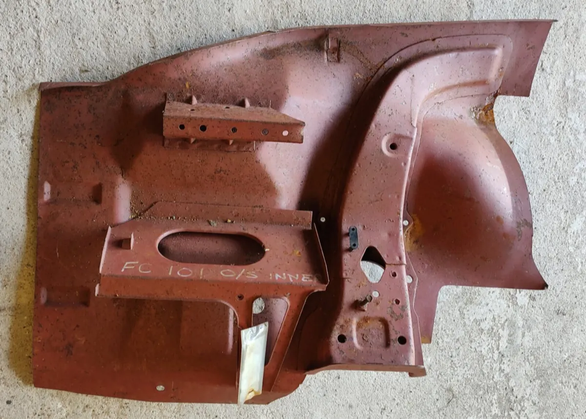 Vauxhall Victor 101 parts plus various others - Image 4