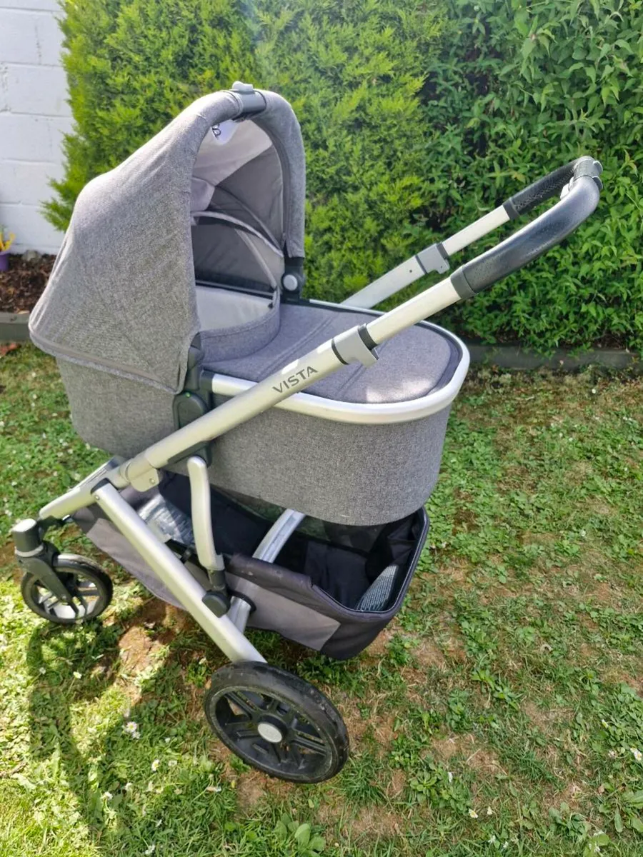 UPPABABY VISTA V2 INCL TODDLER SEAT, CARRYCOT ETC - Image 3
