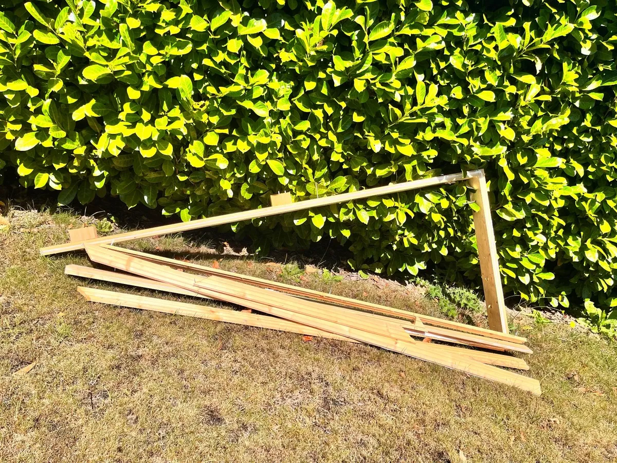 FREE 6-panelled internal door & door frame - Image 4
