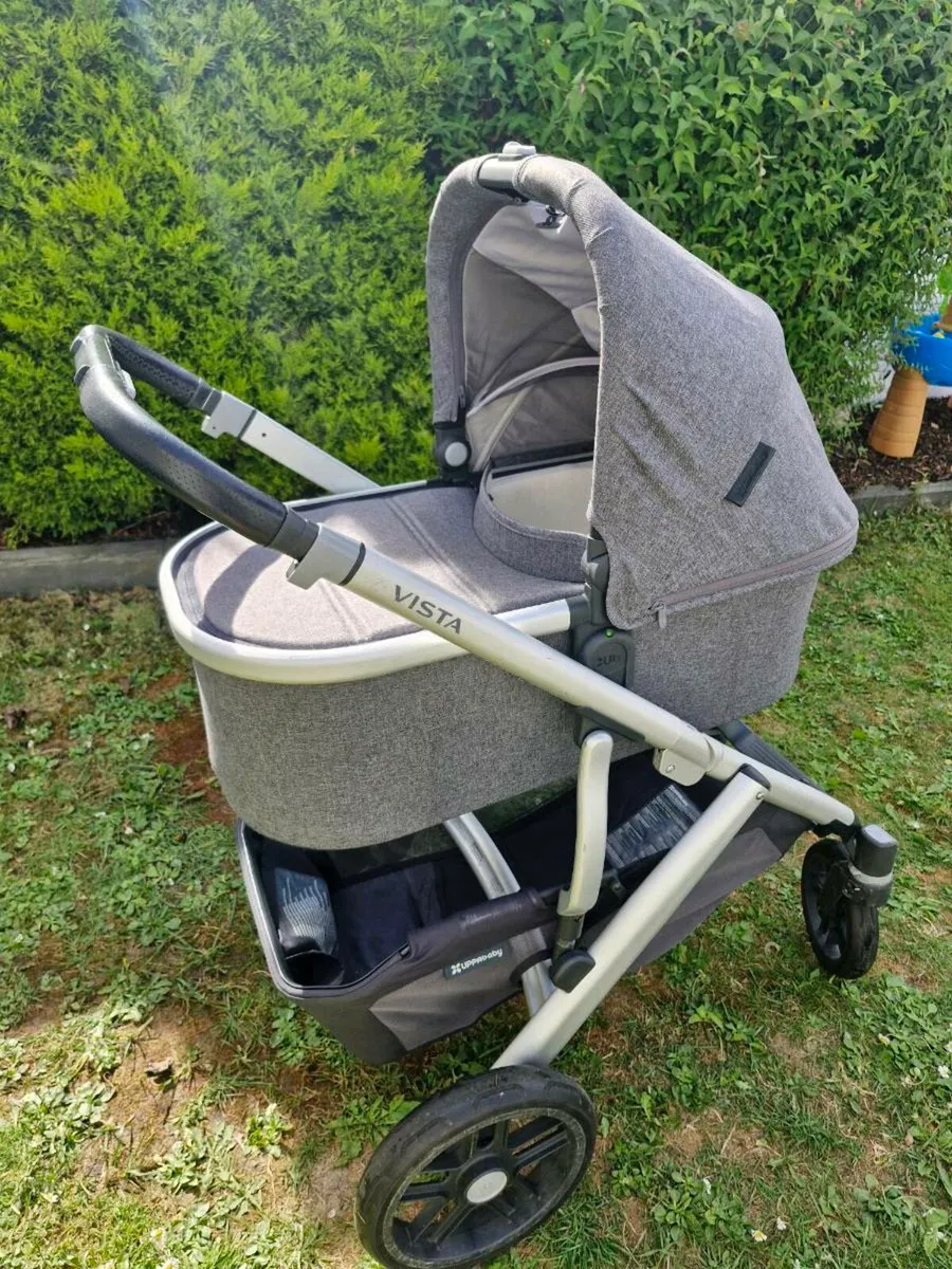 UPPABABY VISTA V2 INCL TODDLER SEAT, CARRYCOT ETC - Image 4