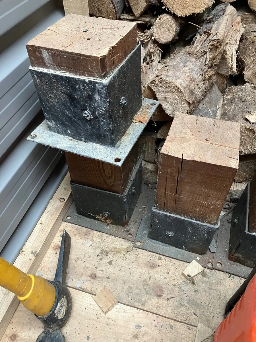 Pergola feet
