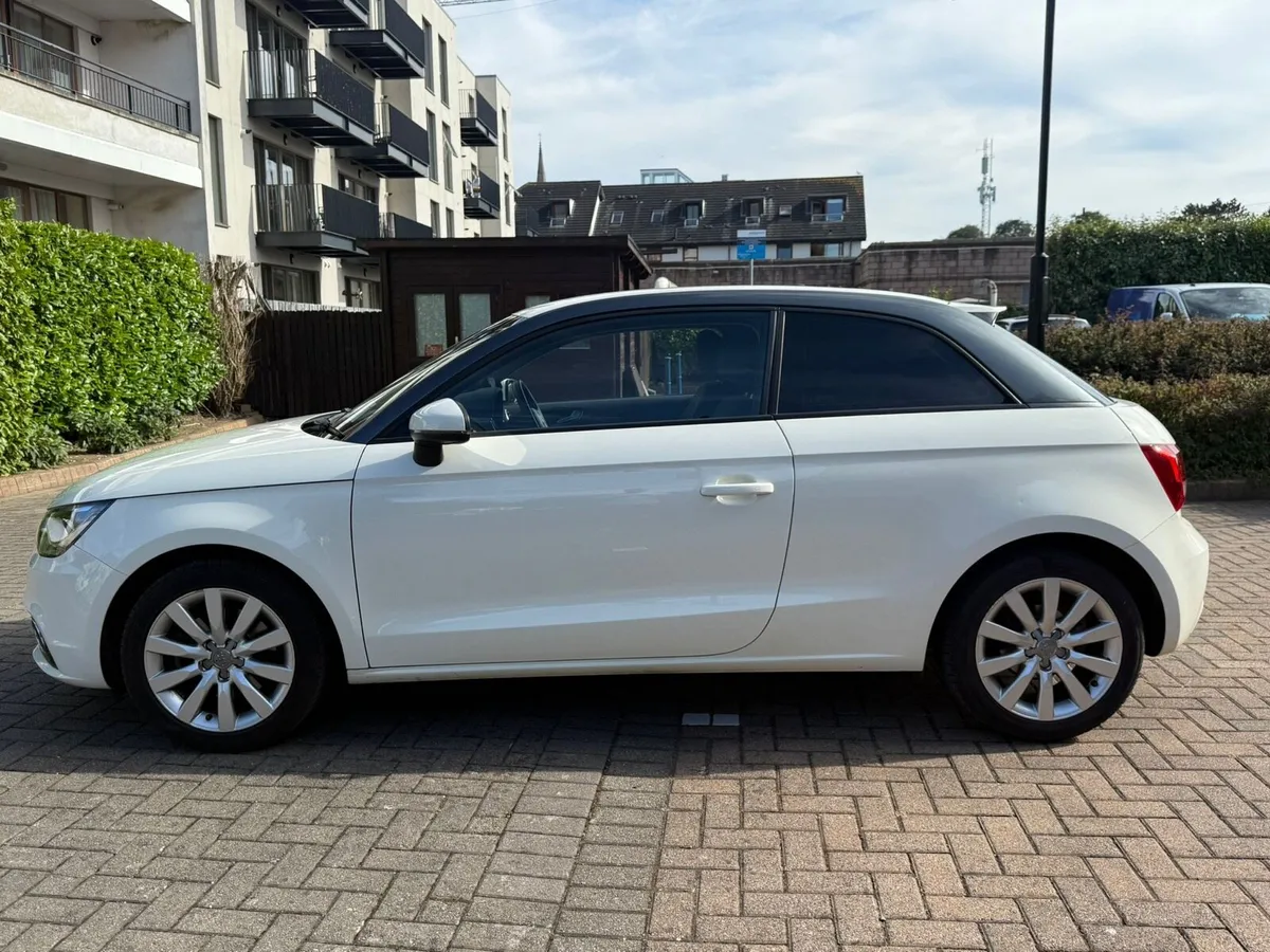 Audi A1 with only 63.000km service history - Image 3