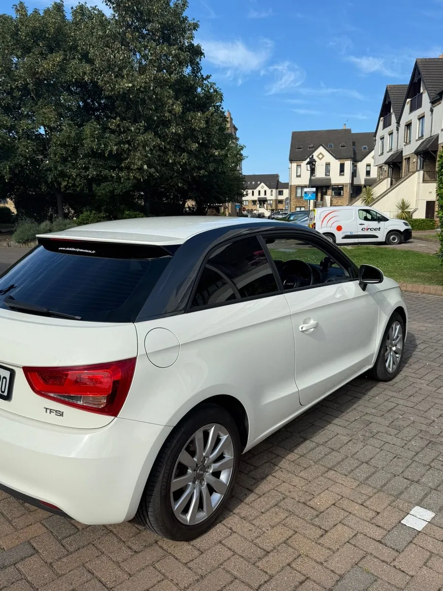 Audi A1 with only 63.000km service history - Image 4