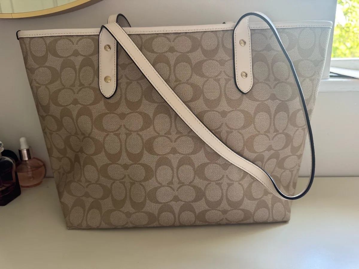 Coach white monogrammed city tote bag - Image 1