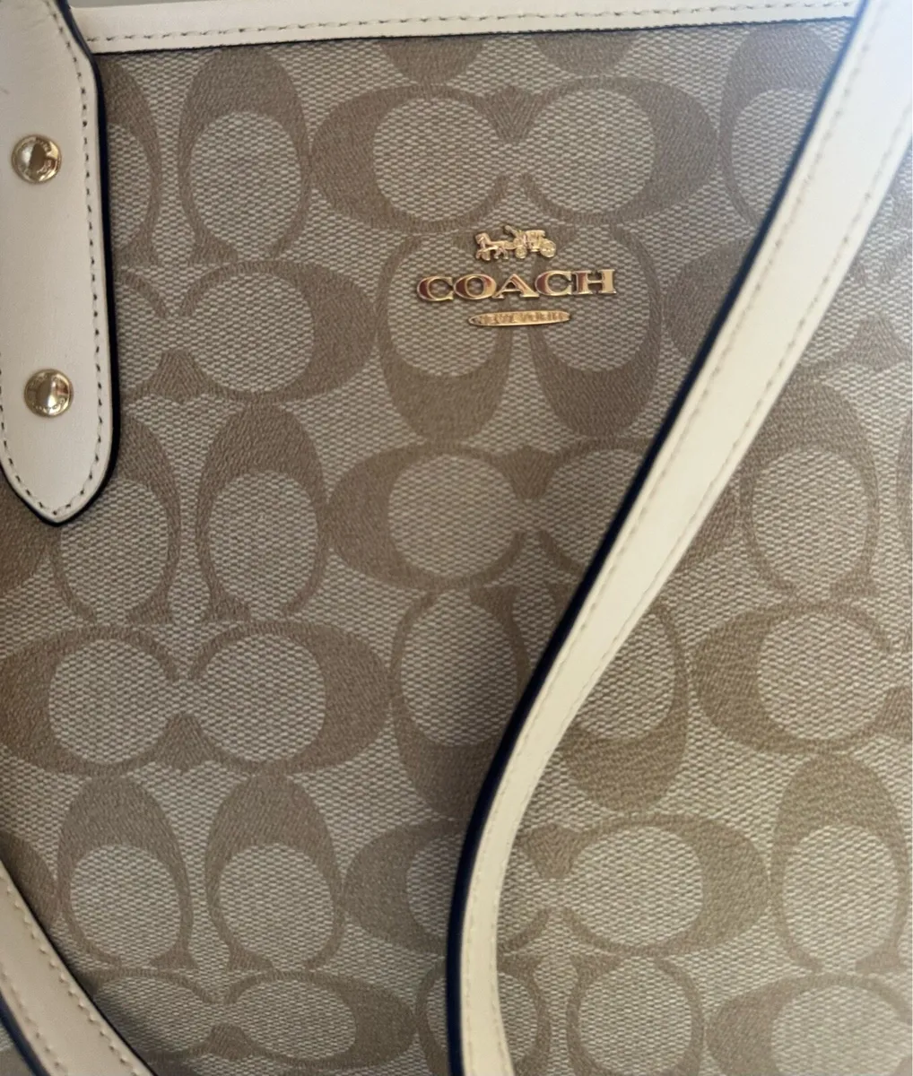 Coach white monogrammed city tote bag - Image 2