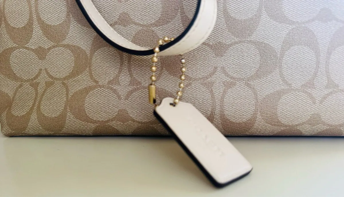 Coach white monogrammed city tote bag - Image 3
