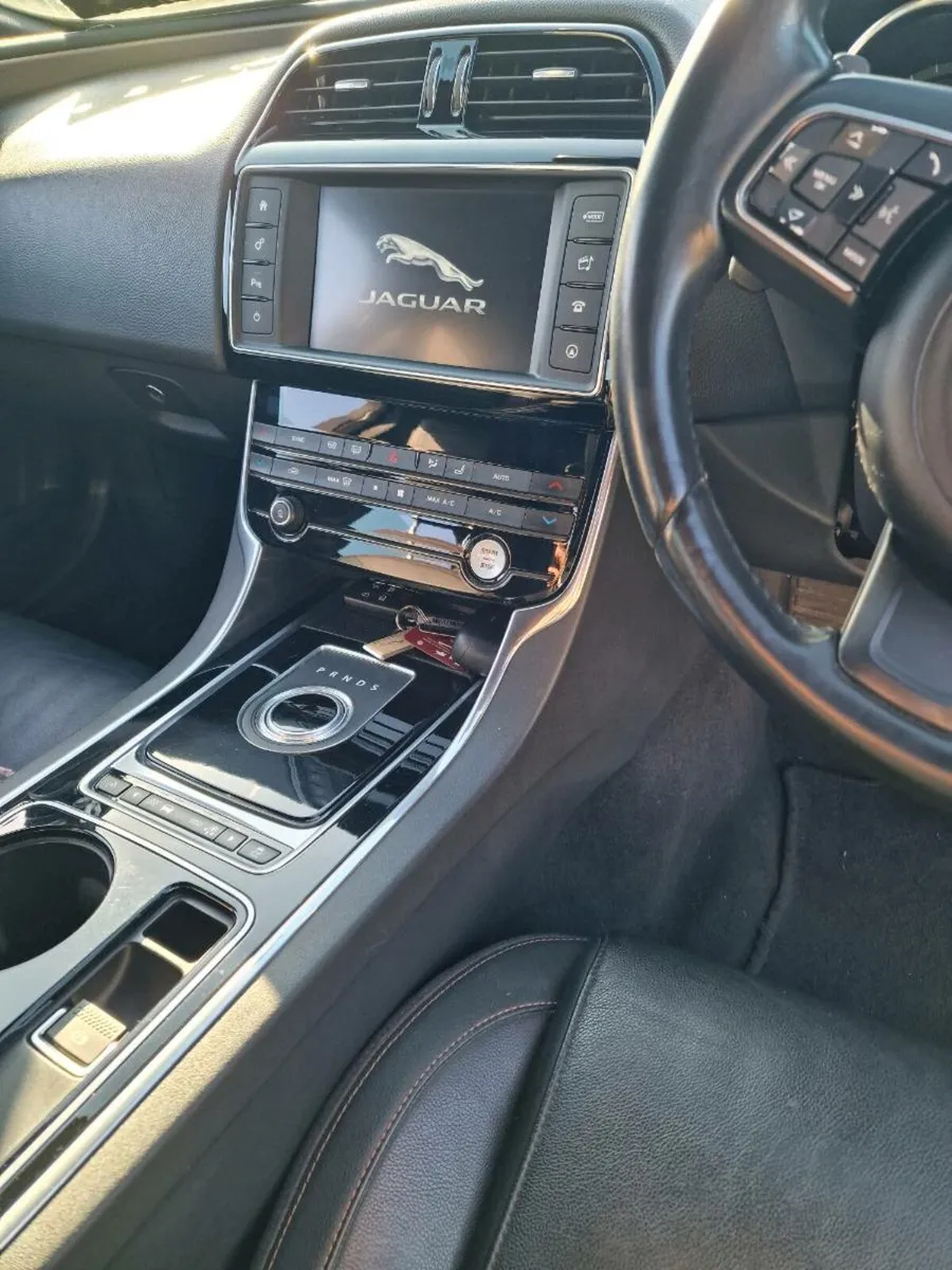 Car - Image 2