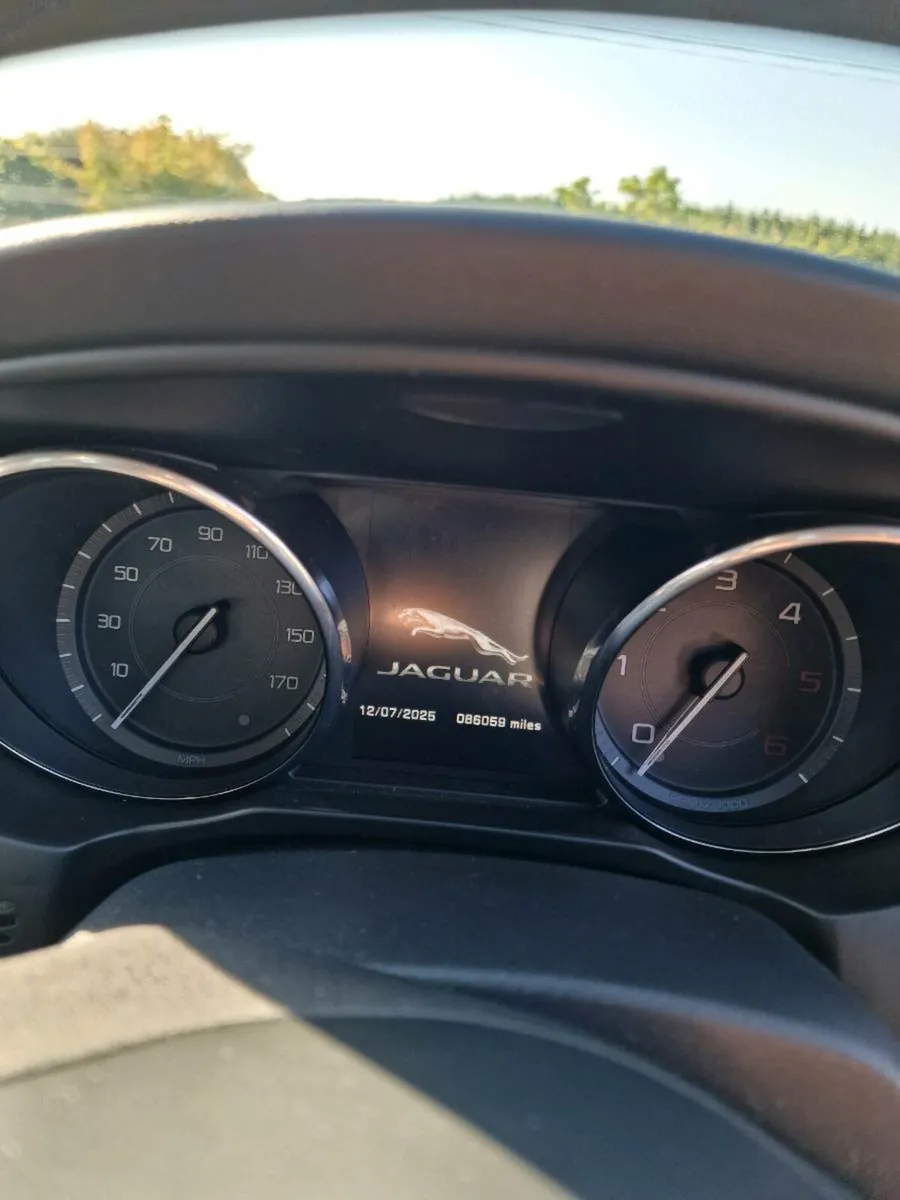 Car - Image 3