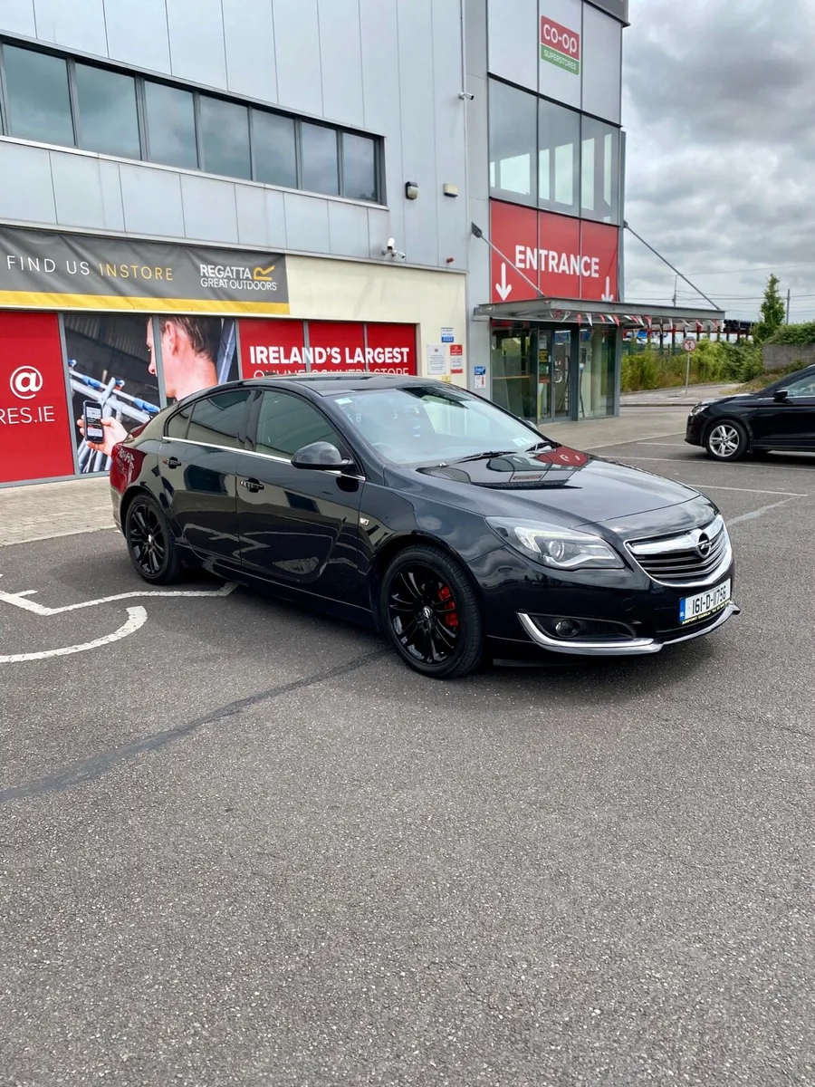 Opel Insignia - Image 1