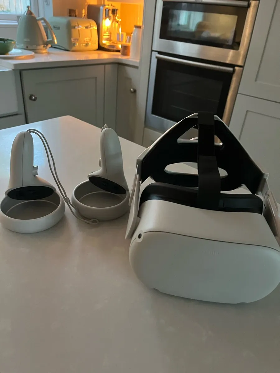 Oculus quest 2 - Image 1