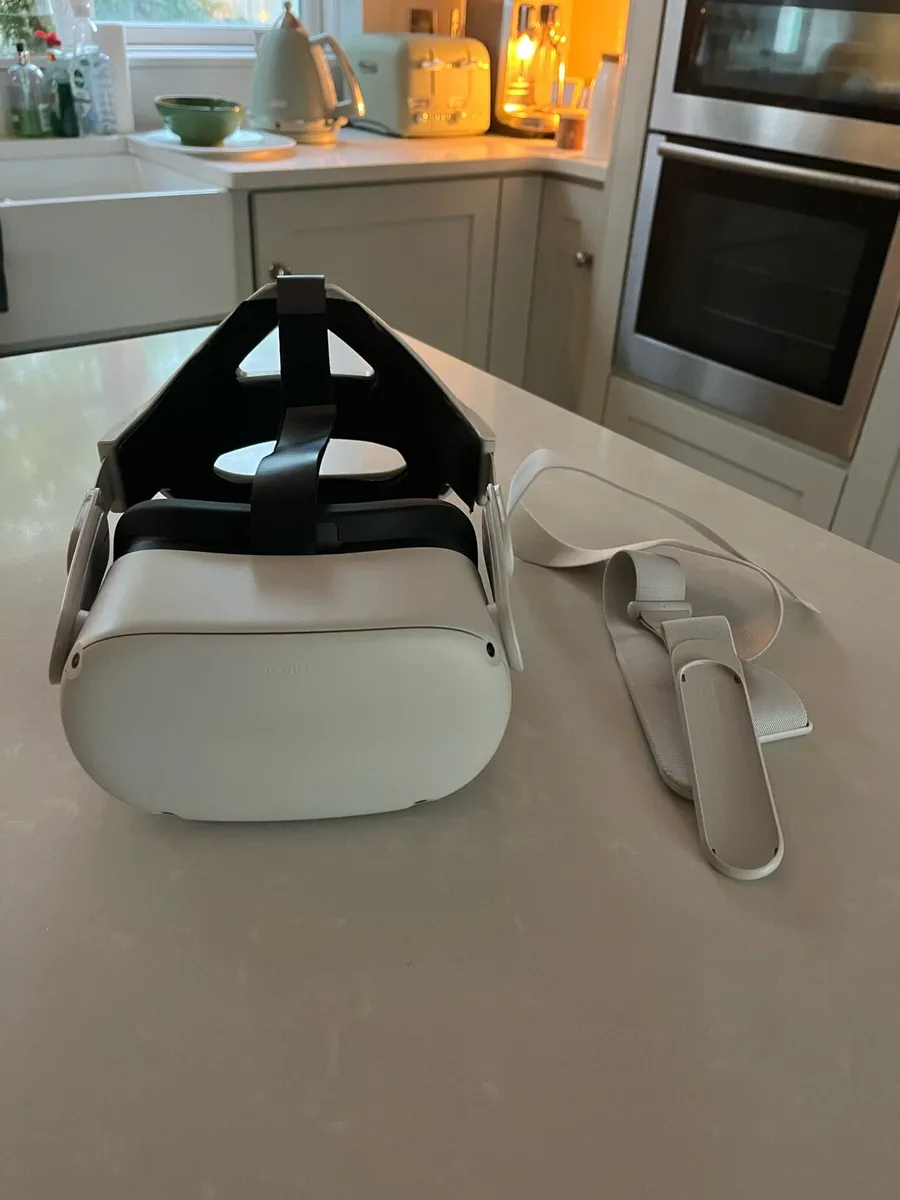 Oculus quest 2 - Image 3