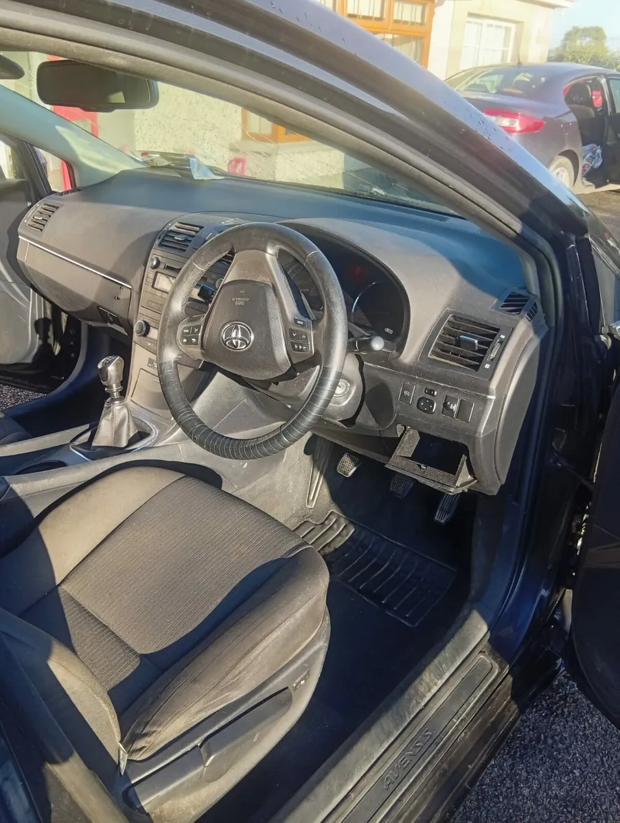 Avensis for sale - Image 4