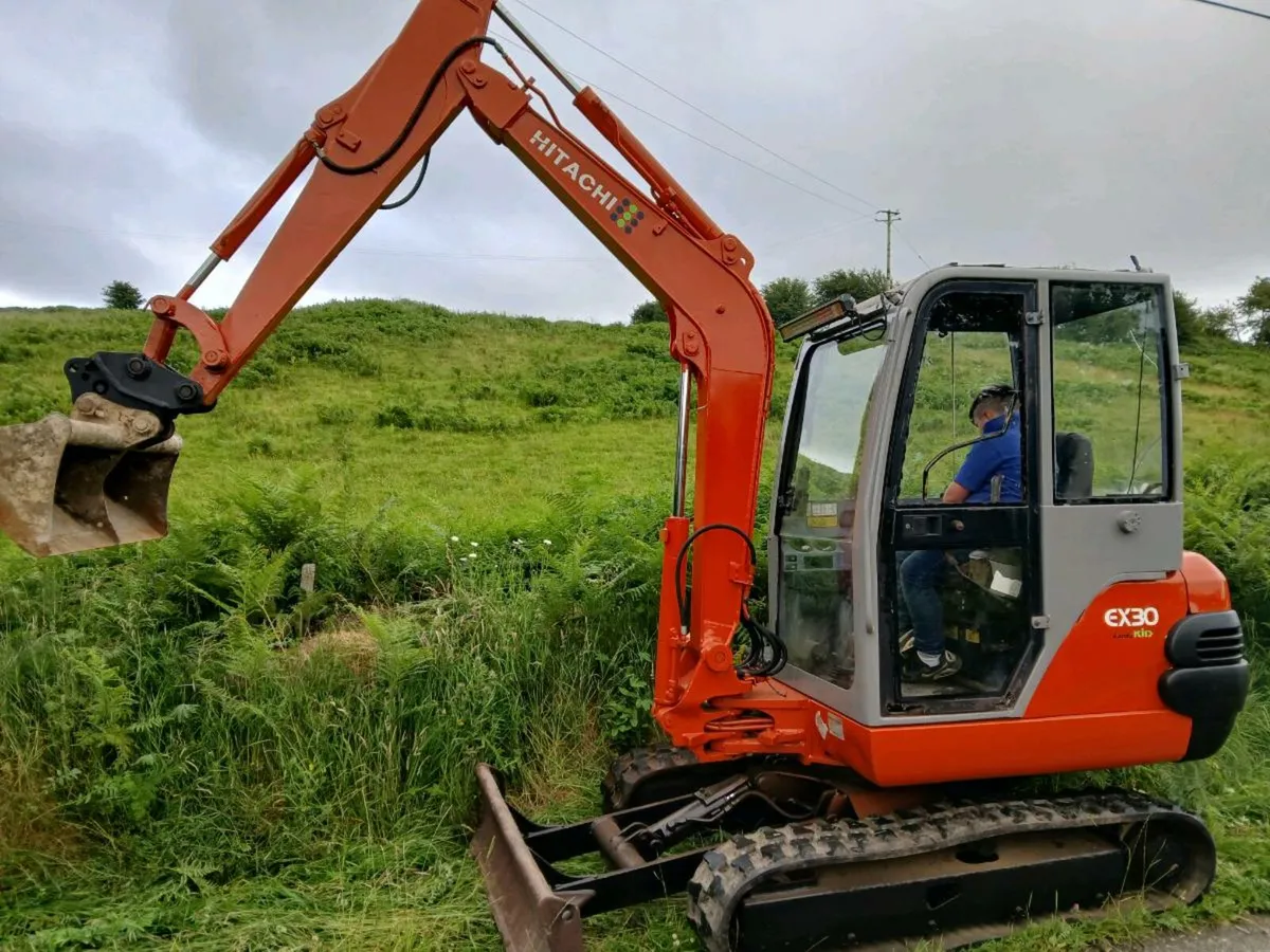 Hitachi EX30 - Image 4