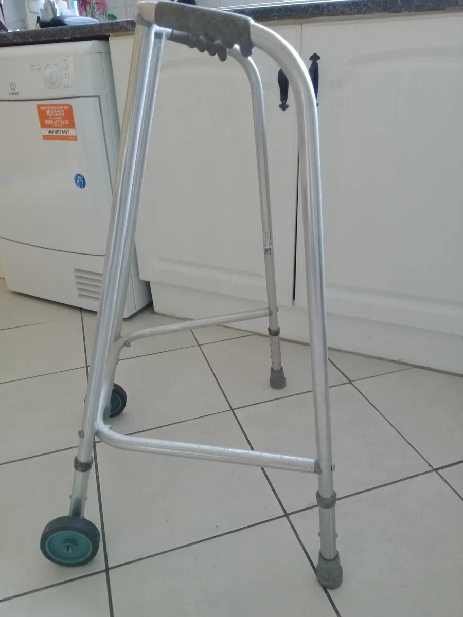 Free💥 Zimmer Frame 💥 - Image 2