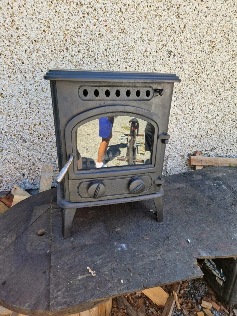 Stove - Image 1