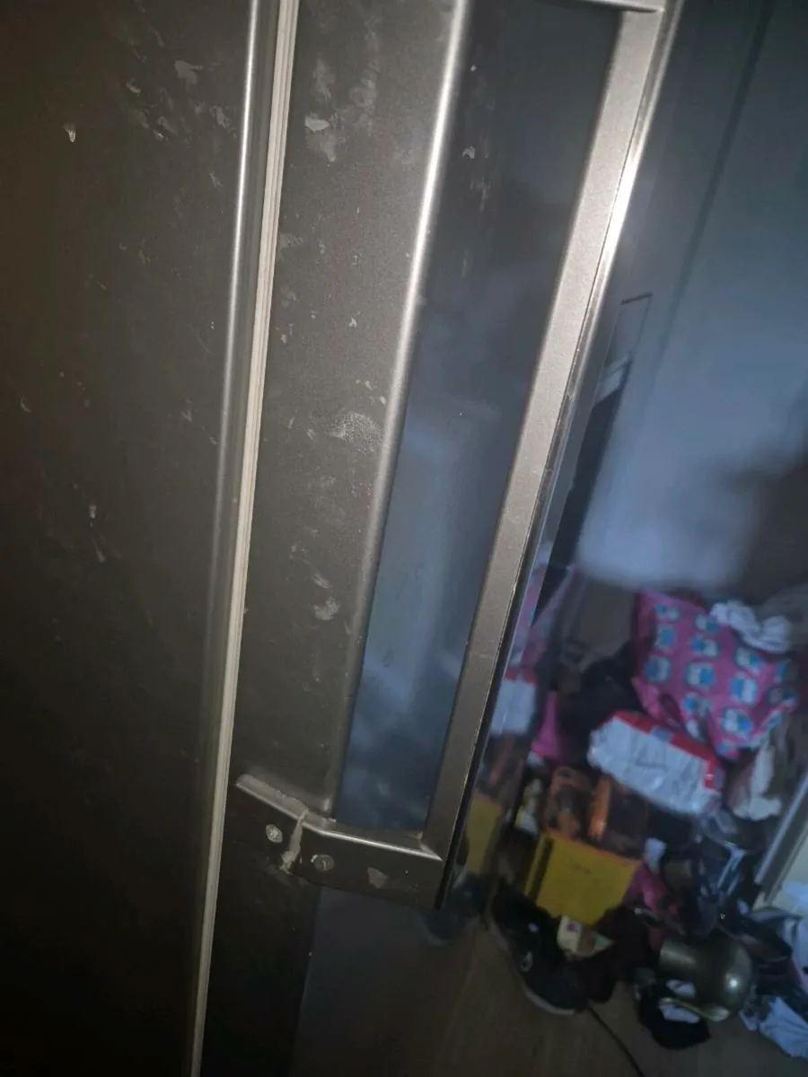 fridge - Image 4