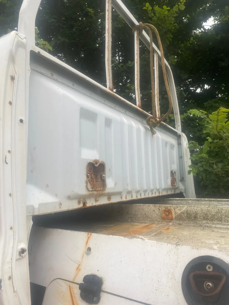 Hilux rear tub - Image 1