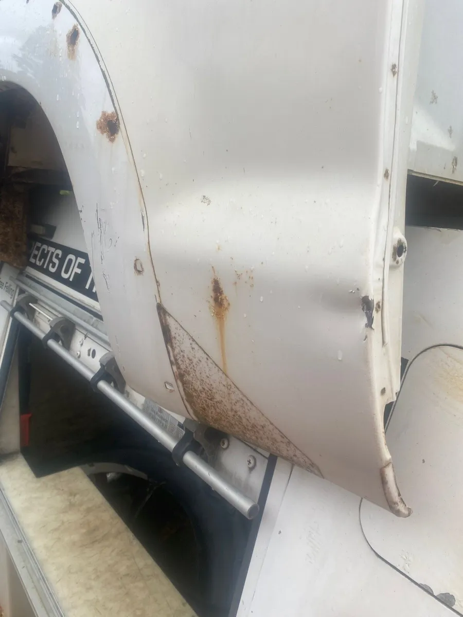 Hilux rear tub - Image 2