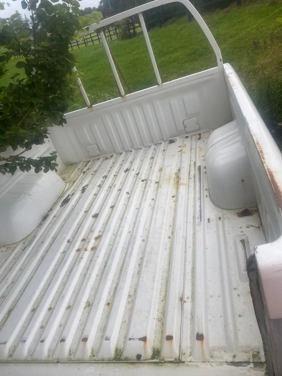 Hilux rear tub - Image 4