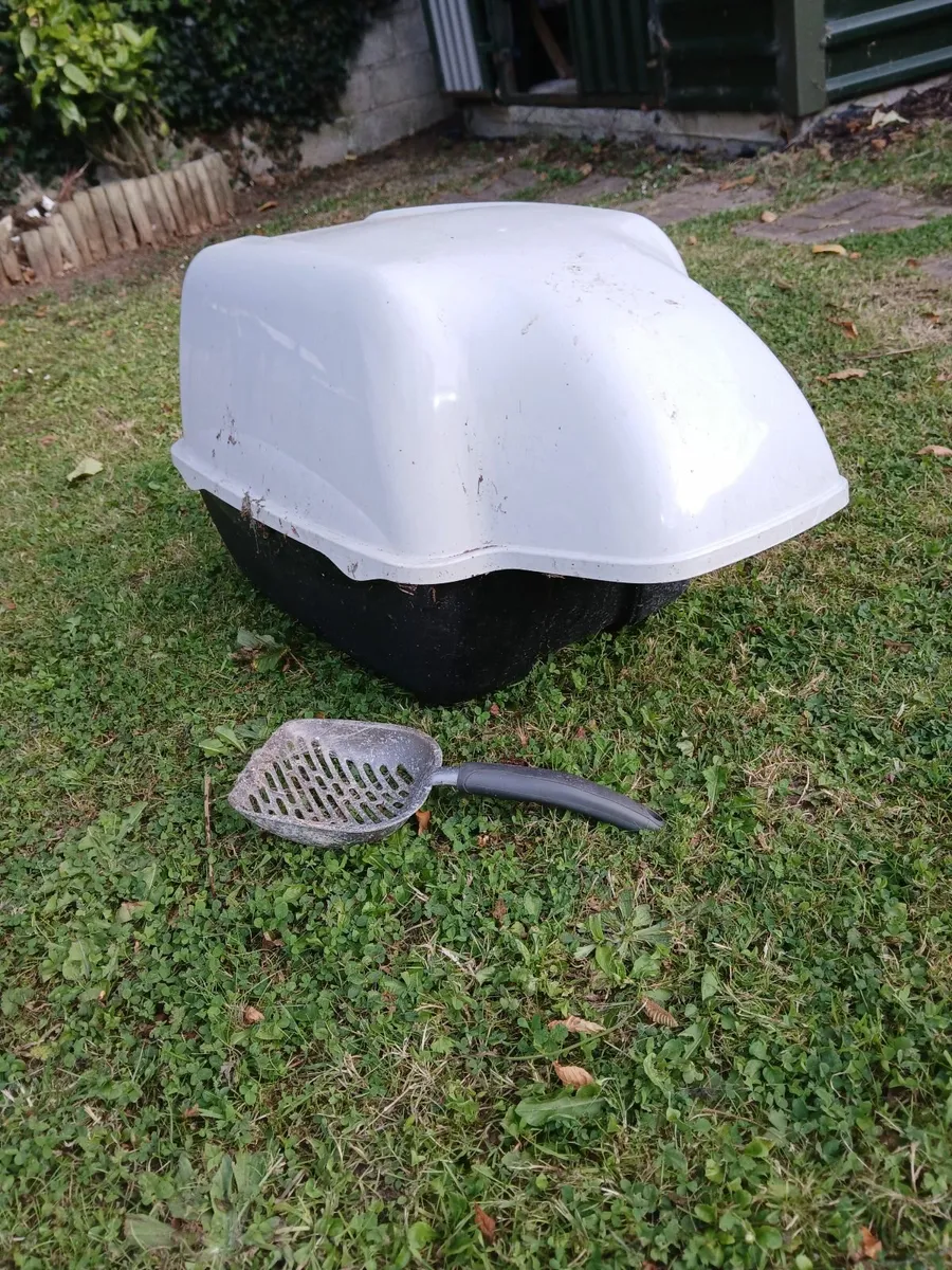 Covered cat litter