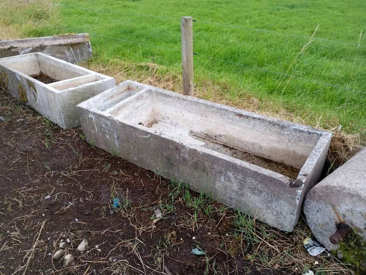 Concrete water feeders - Image 3