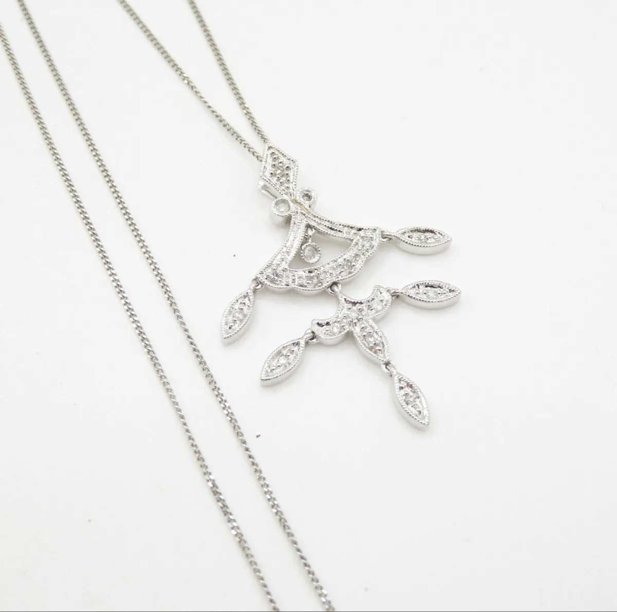 9ct white gold diamond necklace - Image 1