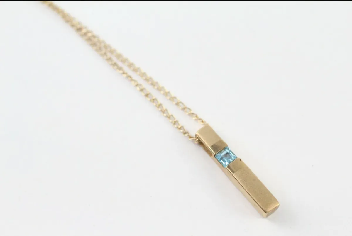 9ct Gold blue topaz necklace - Image 2