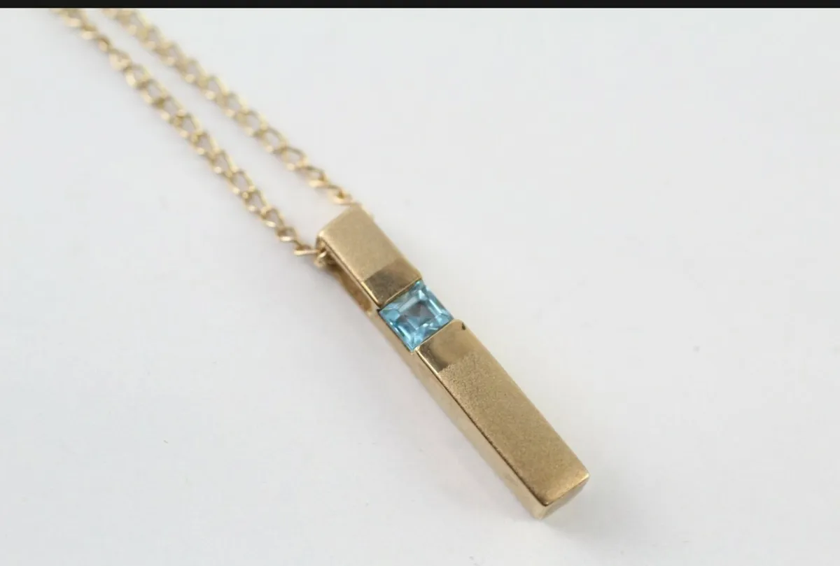 9ct Gold blue topaz necklace - Image 3
