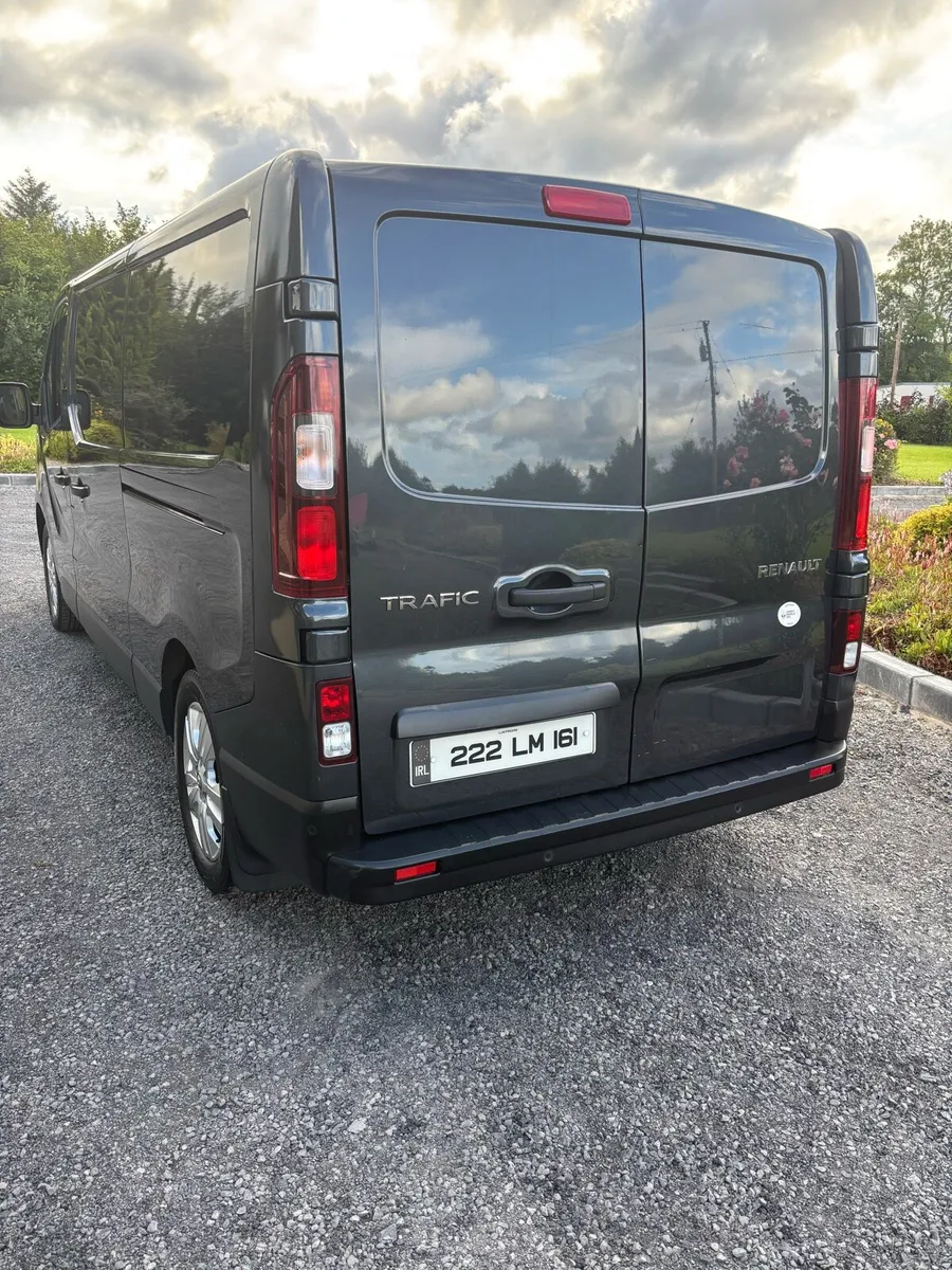 2022 Renault trafic sport 150bhp - Image 4