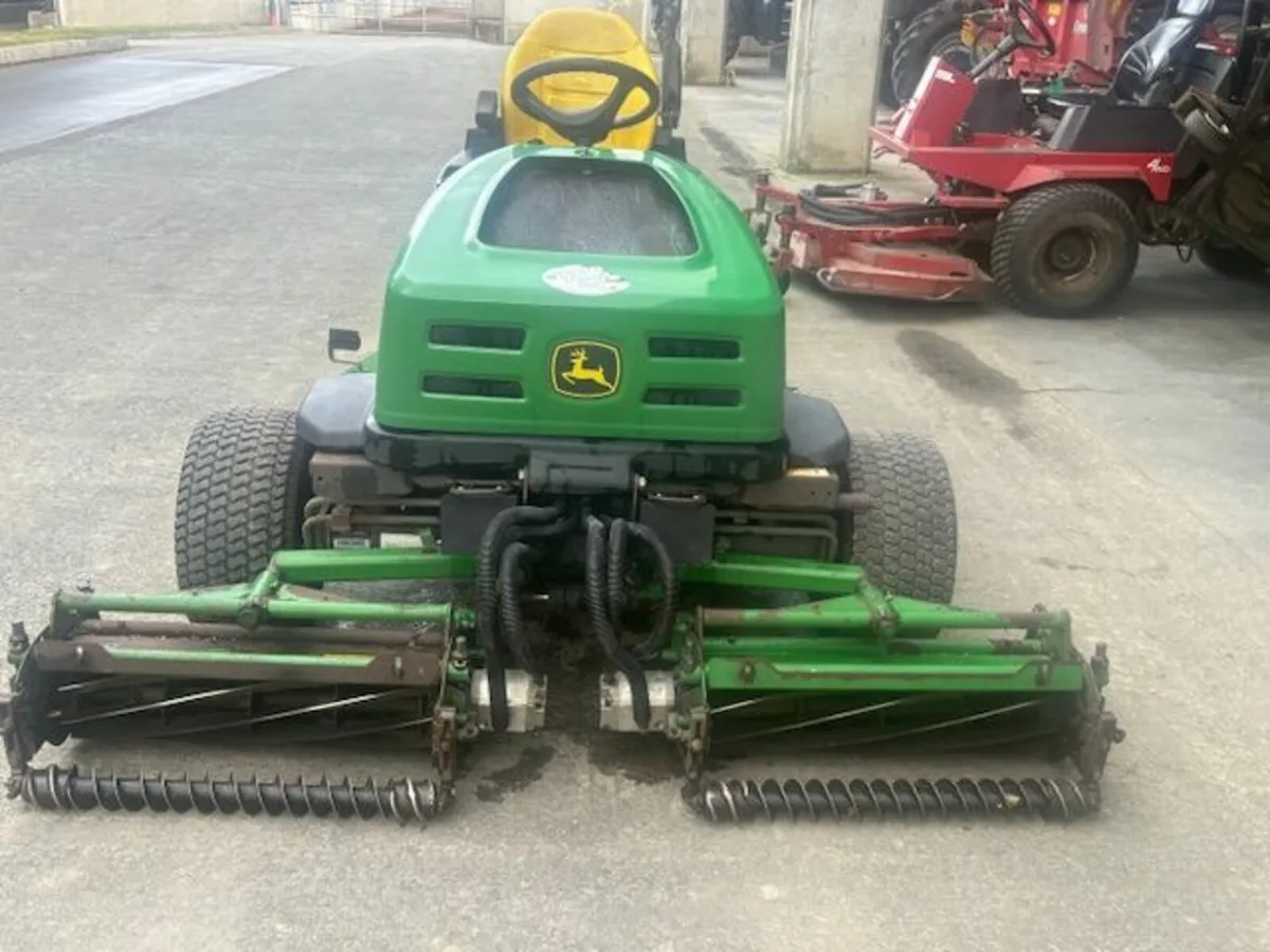 John Deere 2653B Precision Cut Mower. - Image 1