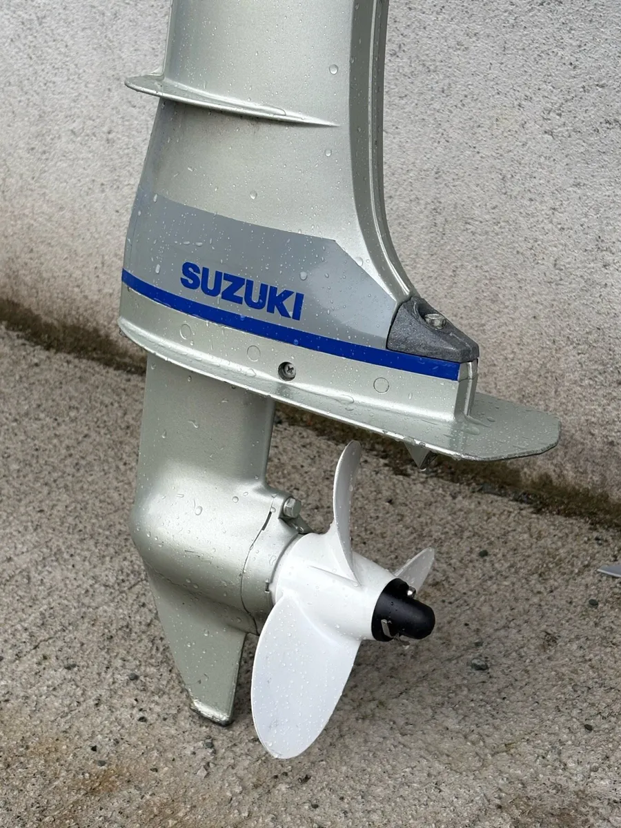 Suzuki 4hp outboard - Image 3