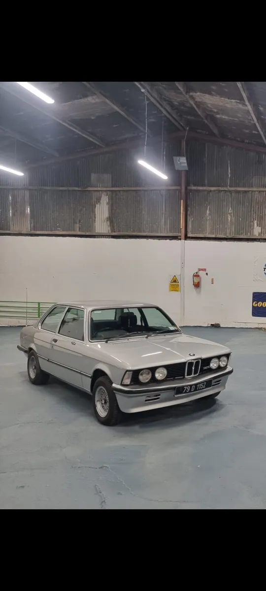 79 BMW 320 - Image 2