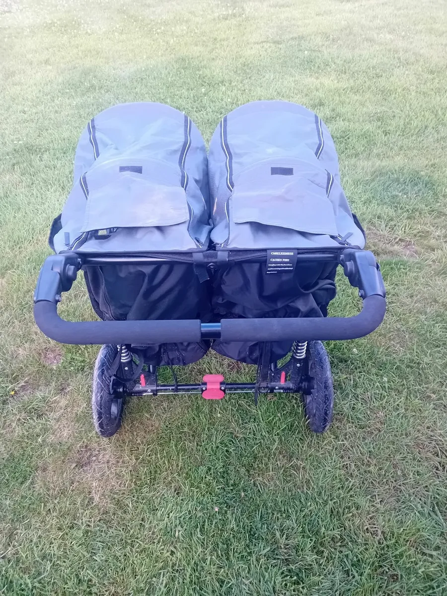 Out n about double buggy - Image 1